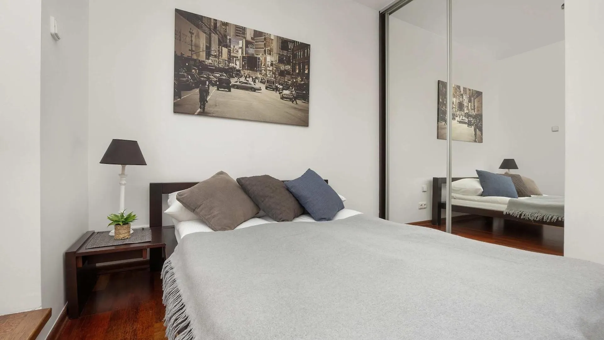 Cozy Apartment With Parking Near Warsaw Babice Airport By Noclegi Renters 0*,