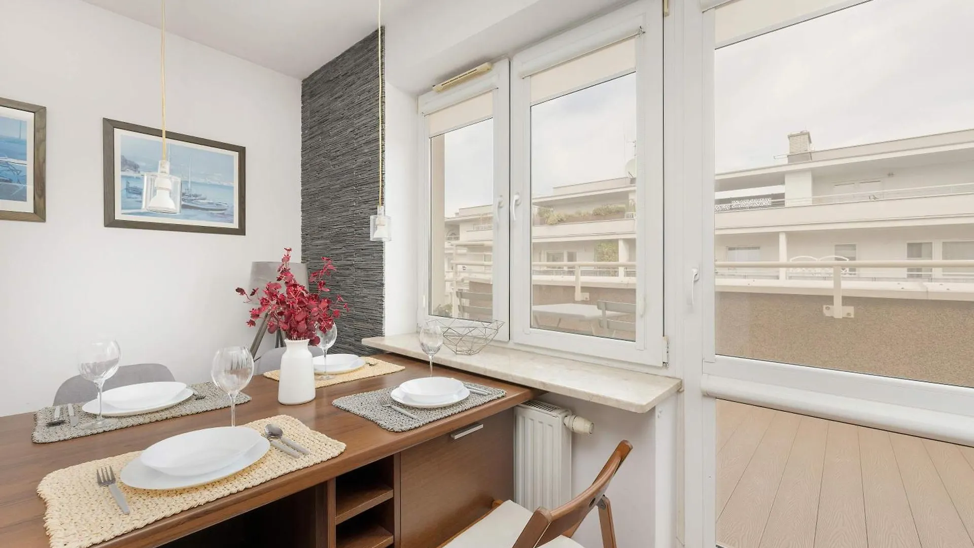 Cozy Apartment With Parking Near Warsaw Babice Airport By Noclegi Renters